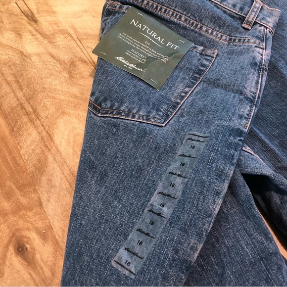 NWT Eddie Bauer Blue Denim Jeans Natural Fit Straight Leg 37x32 Womens Size 18 - Picture 7 of 13